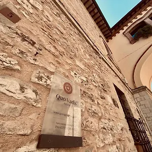 B&B Quo Vadis, 아시시