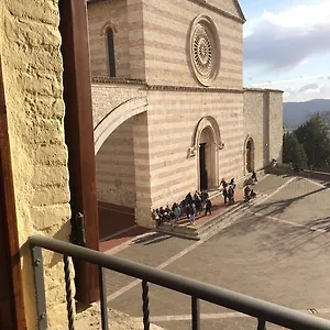 Apartment Piazza Santa Chiara, Assisi